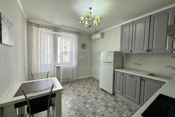 Фото №1: 1-комнатная квартира 46 м² - Краснодар, мкр. Гидростроителей, ул. Невкипелого, 18к2