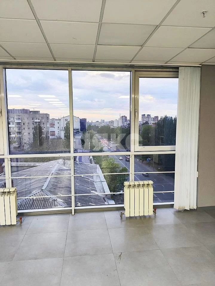 Фото №6: Коммерция 110 м² - Ростов-на-Дону, Кировский, ул. Красноармейская, 200