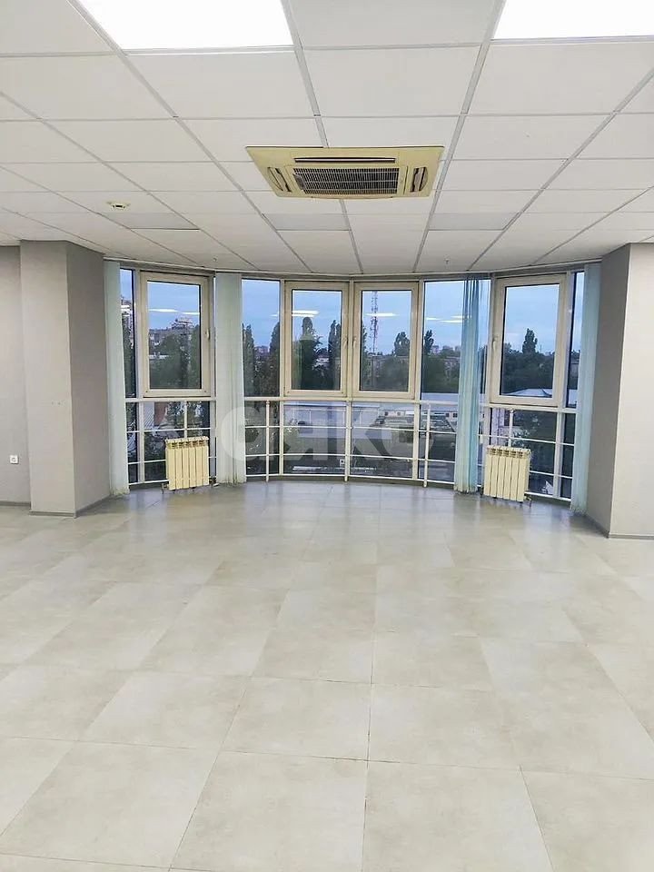 Фото №3: Коммерция 110 м² - Ростов-на-Дону, Кировский, ул. Красноармейская, 200
