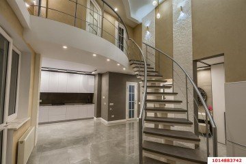 Фото №1: 3-комнатная квартира 100 м² - Краснодар, мкр. Юбилейный, ул. 70-летия Октября, 17