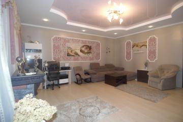 Фото №1: 2-комнатная квартира 84 м² - Краснодар, мкр. Юбилейный, ул. 70-летия Октября, 22/1