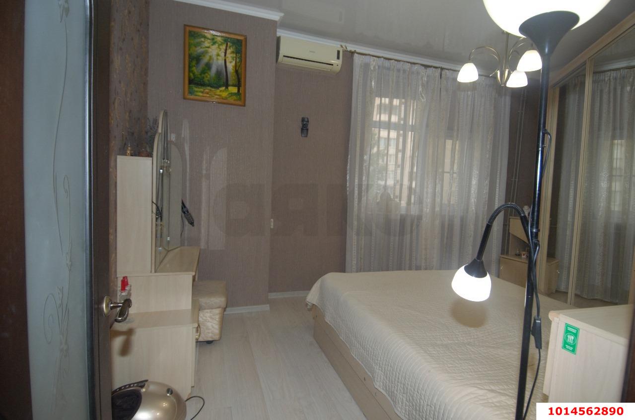 Фото №7: 2-комнатная квартира 84 м² - Краснодар, Западный внутригородской округ, мкр. Юбилейный, ул. 70-летия Октября, 22/1