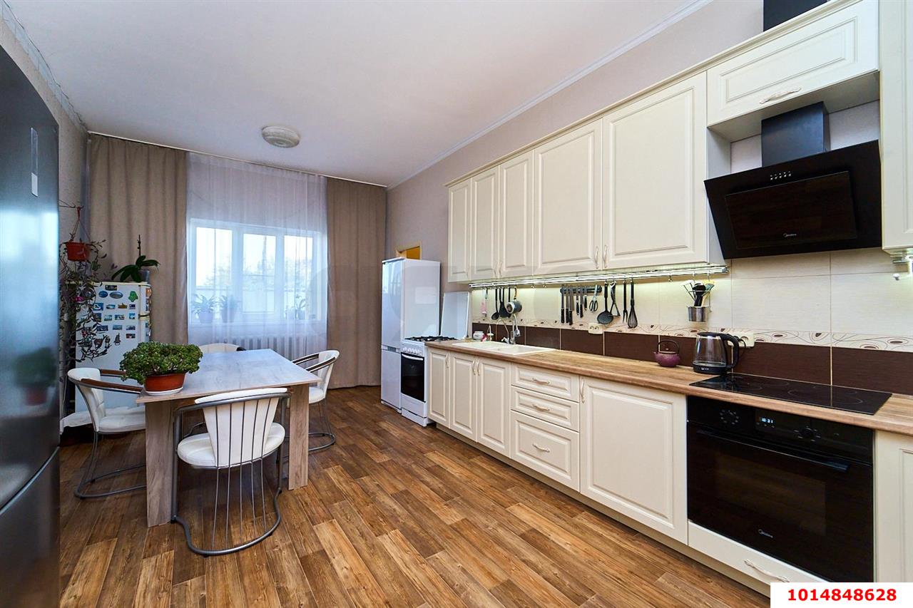 Фото №1: Дом 194 м² + 12 сот. - Лотос, мкр. Прикубанский внутригородской округ, ул. Абрикосовая, 37