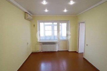 Фото №2: 3-комнатная квартира 47 м² - Ростов-на-Дону, мкр. Западный, пр-кт Коммунистический, 23