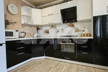 Фото №1: 3-комнатная квартира 64 м² - Ростов-на-Дону, мкр. 2-й, ул. Зорге, 35