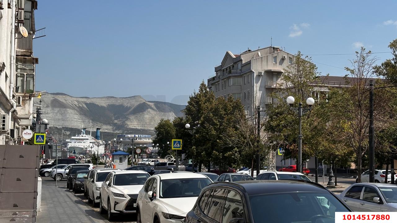 Фото №2: Торговое помещение 138 м² - Новороссийск, Центральный, ул. Новороссийской Республики, 1