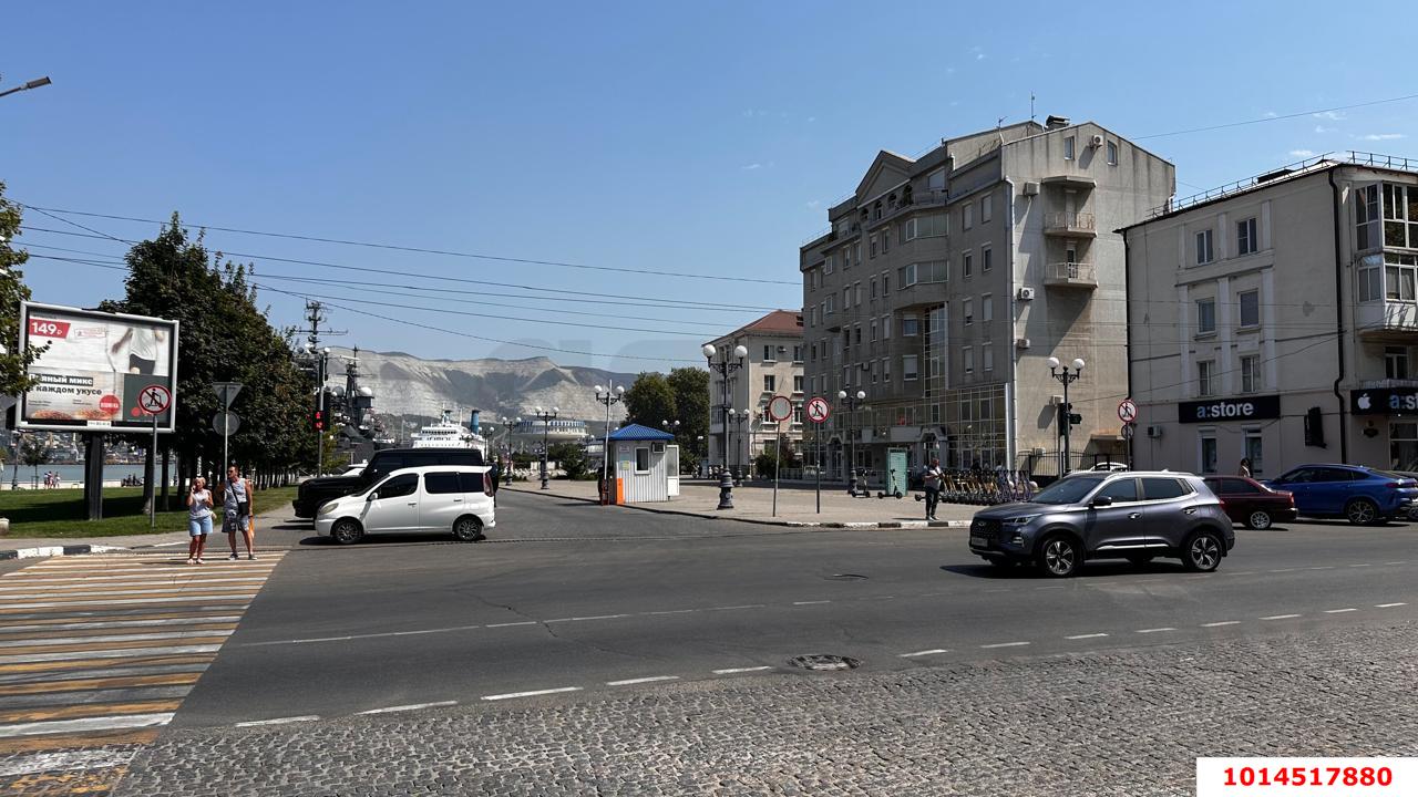 Фото №6: Торговое помещение 138 м² - Новороссийск, Центральный, ул. Новороссийской Республики, 1