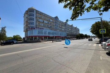 Фото №1: Торговое помещение 655 м² - Абинск, ул. Горького, 26