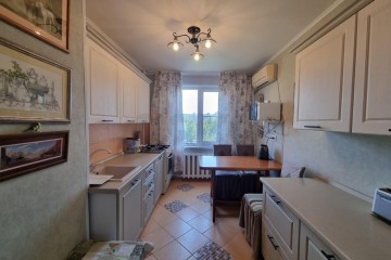 Фото №1: 4-комнатная квартира 82 м² - Краснодар, мкр. Юбилейный, ул. 70-летия Октября, 34