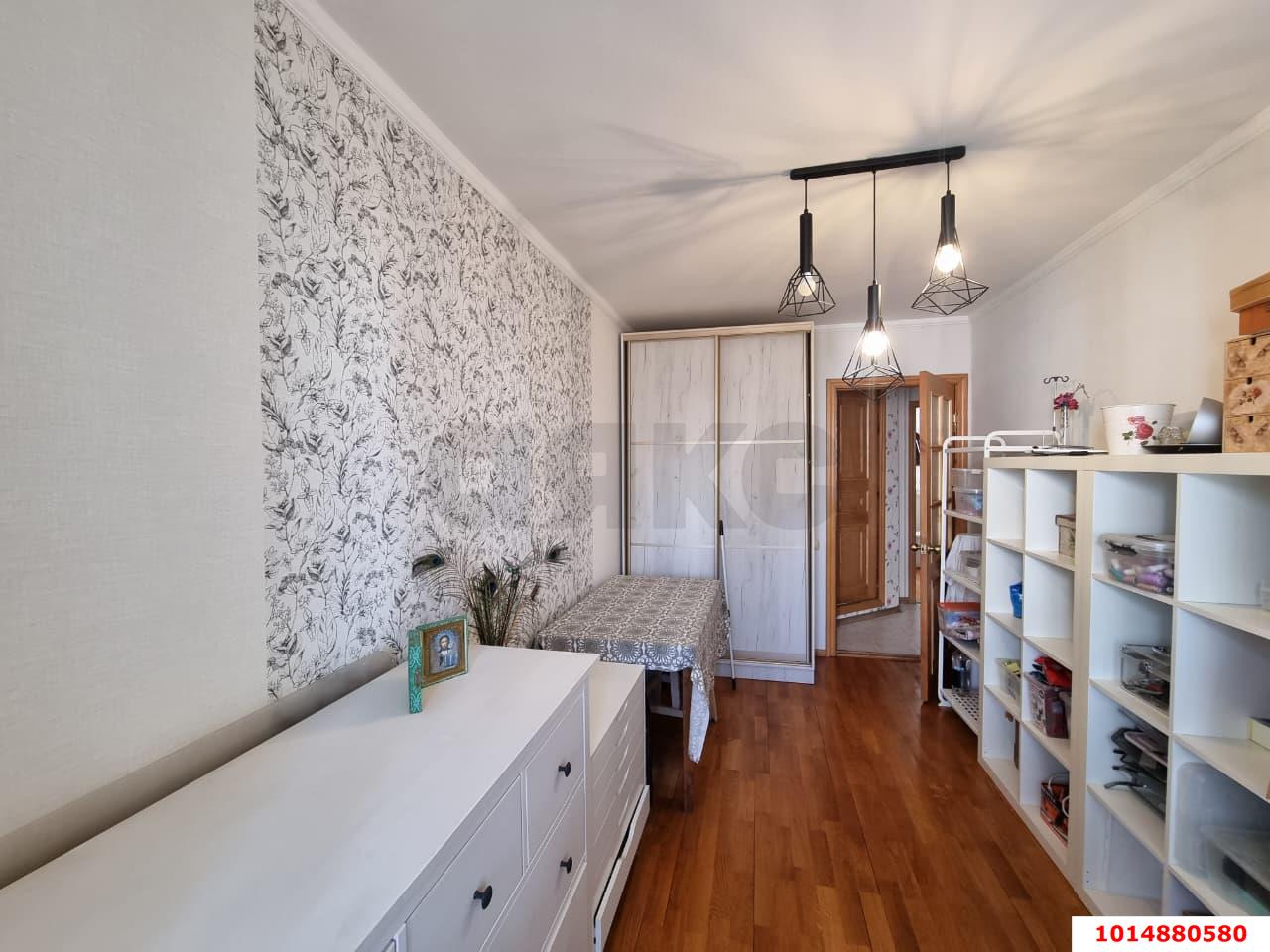 Фото №5: 4-комнатная квартира 82 м² - Краснодар, Западный внутригородской округ, мкр. Юбилейный, ул. 70-летия Октября, 34