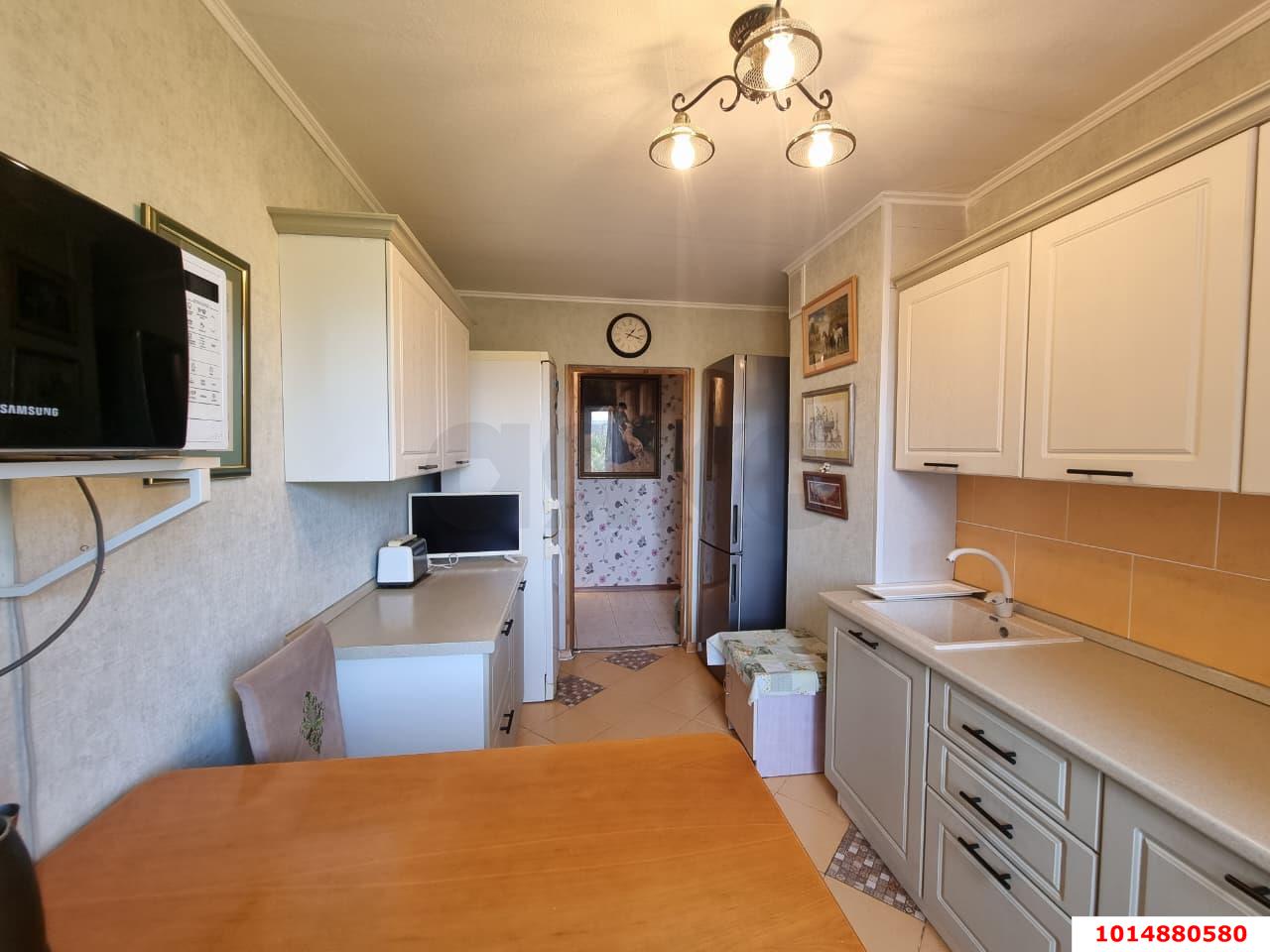 Фото №2: 4-комнатная квартира 82 м² - Краснодар, Юбилейный, ул. 70-летия Октября, 34