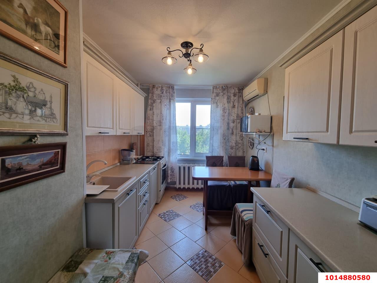 Фото №1: 4-комнатная квартира 82 м² - Краснодар, Юбилейный, ул. 70-летия Октября, 34