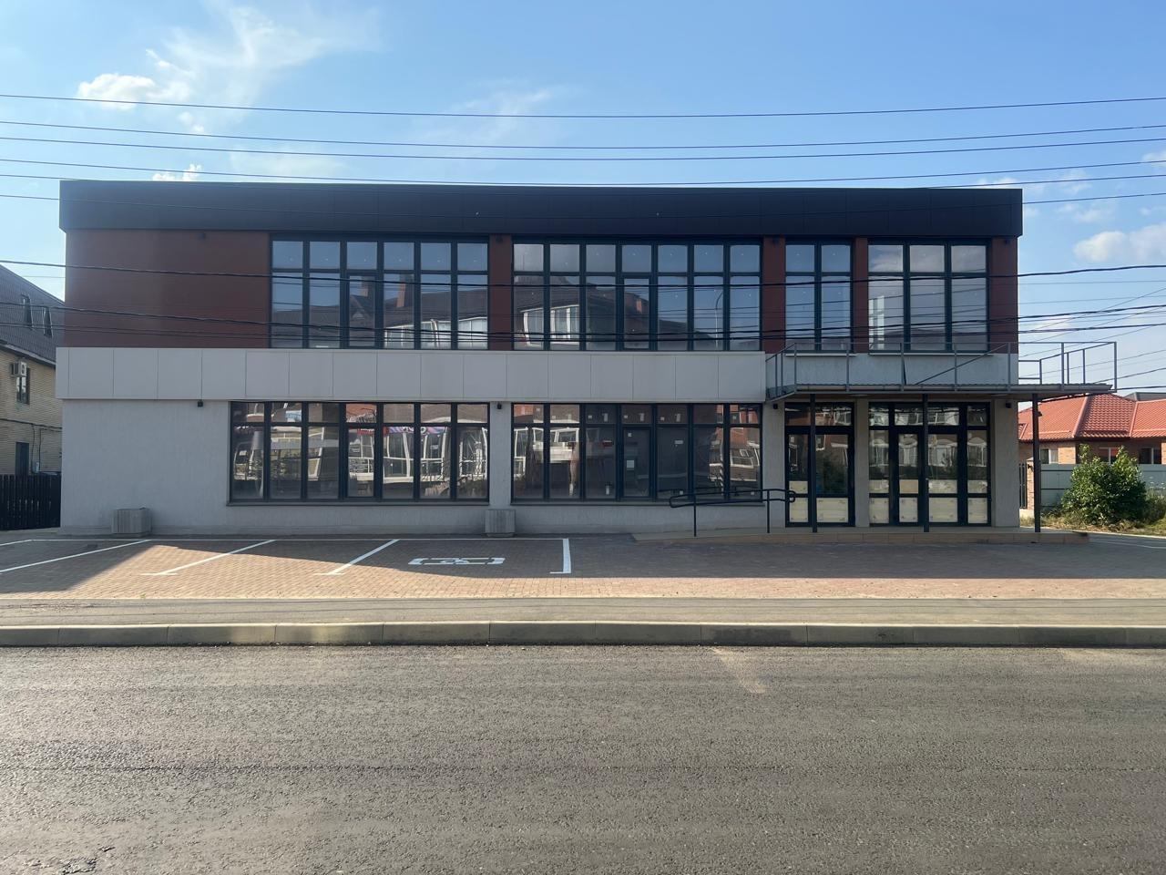 Фото №2: Коммерция 489 м² - Новая Адыгея, ул. Совмена, 16