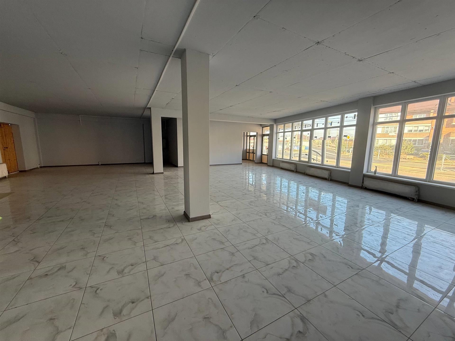 Фото №12: Коммерция 489 м² - Новая Адыгея, ул. Совмена, 16