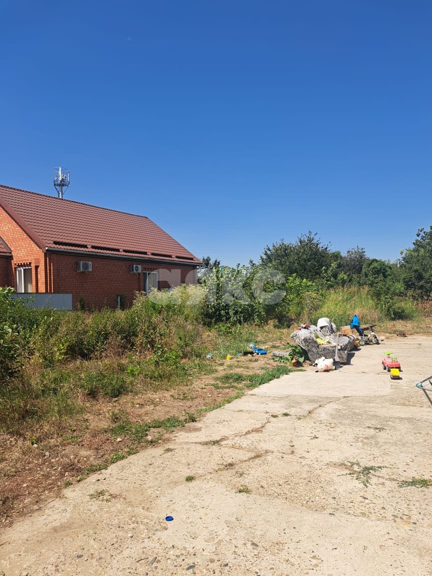 Фото №2: Земельный участок под ИЖС 5.7 сот. - Новокубанск, ул. Третьего Интернационала, 22А