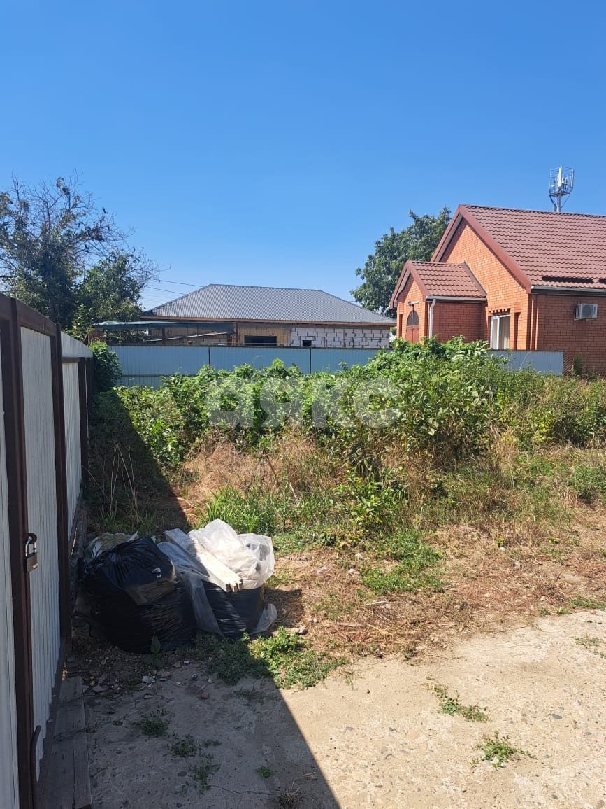 Фото №3: Земельный участок под ИЖС 5.7 сот. - Новокубанск, ул. Третьего Интернационала, 22А