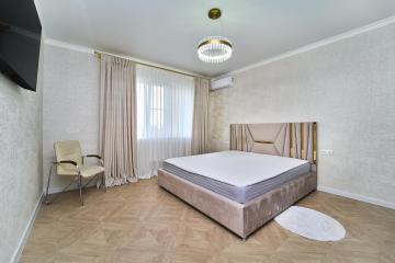 Фото №3: 3-комнатная квартира 100 м² - Краснодар, мкр. Юбилейный, пр-кт Чекистов, 1