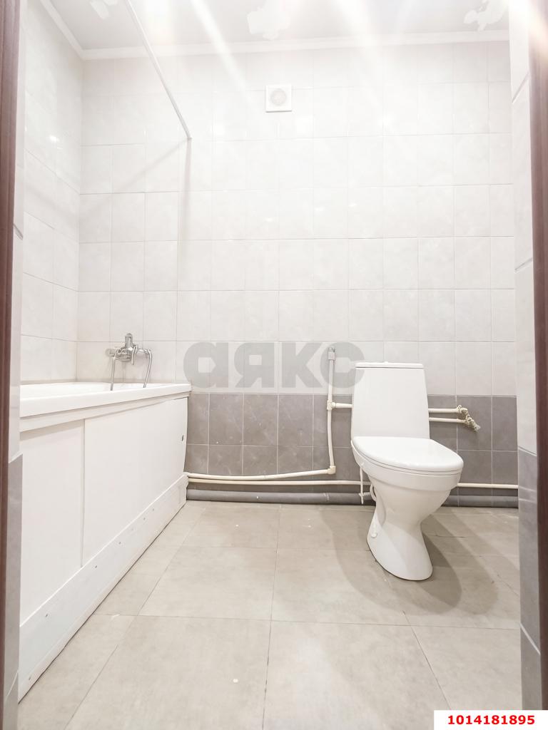 Фото №7: 2-комнатная квартира <span class="whitespace-nowrap">62 м²</span>, <span class="whitespace-nowrap">4/6 эт.</span> - Краснодар, Прикубанский внутригородской округ, мкр. Музыкальный, ул. имени Сергея Есенина, 84