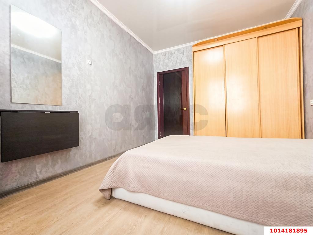 Фото №3: 2-комнатная квартира <span class="whitespace-nowrap">62 м²</span>, <span class="whitespace-nowrap">4/6 эт.</span> - Краснодар, Прикубанский внутригородской округ, мкр. Музыкальный, ул. имени Сергея Есенина, 84