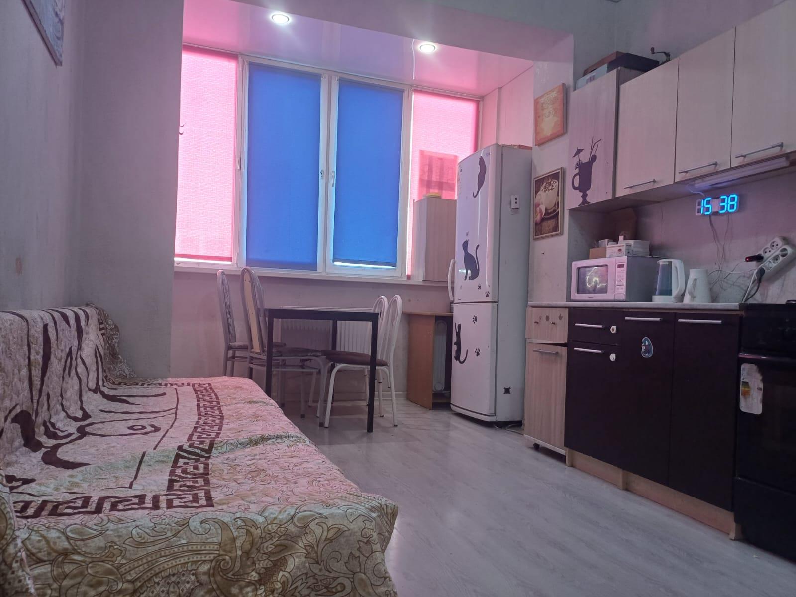 Фото №1: 2-комнатная квартира 62 м² - Краснодар, Прикубанский внутригородской округ, мкр. Музыкальный, ул. имени Сергея Есенина, 84