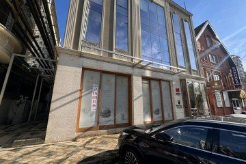 Фото №3: Торговое помещение 180 м² - Краснодар, мкр. Центральный, ул. Кубанская Набережная, 40