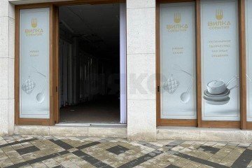 Фото №3: Торговое помещение 180 м² - Краснодар, мкр. Центральный, ул. Кубанская Набережная, 40