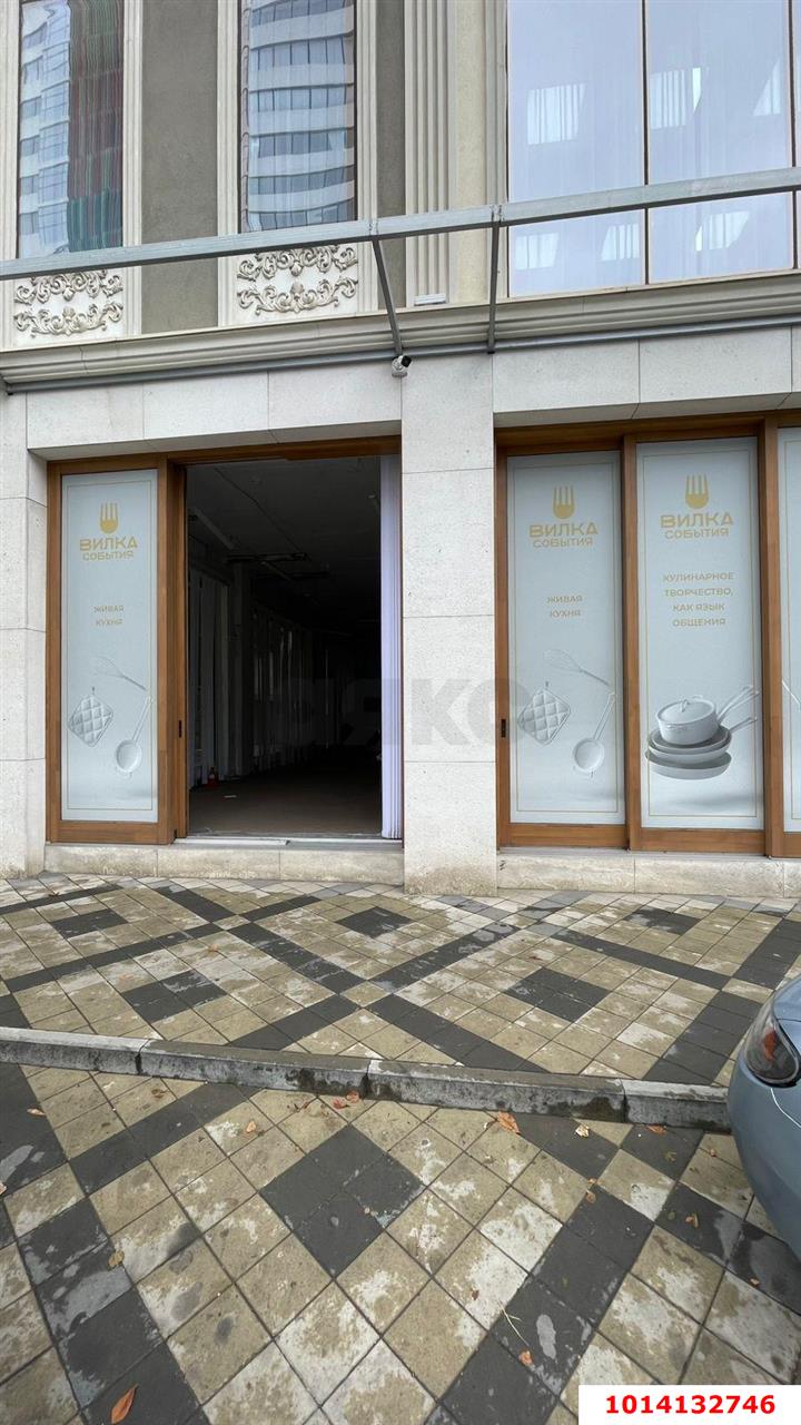 Фото №3: Торговое помещение 180 м² - Краснодар, Центральный, ул. Кубанская Набережная, 40