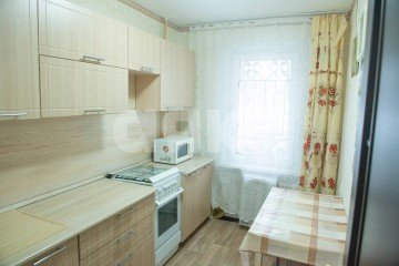 Фото №2: 4-комнатная квартира 74 м² - Нижнекамск, мкр. 12-й, пр-кт Химиков, 104
