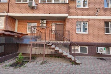 Фото №1: Торговое помещение 36 м² - Российский, мкр. Прикубанский внутригородской округ, ул. имени В.М. Комарова, 21Г