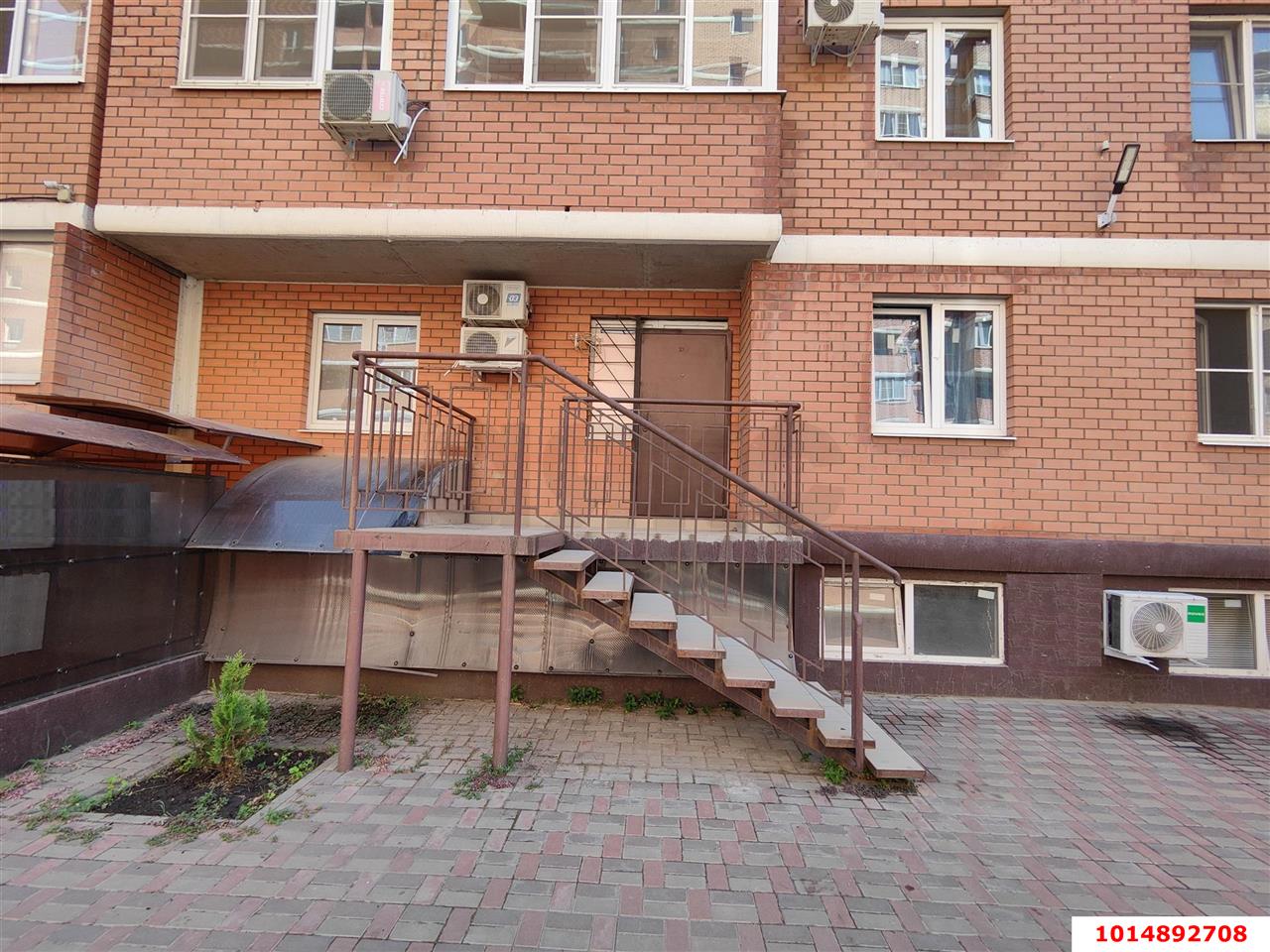 Фото №1: Коммерция 35 м² - Российский, мкр. Прикубанский внутригородской округ, ул. имени В.М. Комарова, 21Г