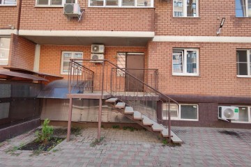 Фото №1: Торговое помещение 36 м² - Российский, мкр. Прикубанский внутригородской округ, ул. имени В.М. Комарова, 21Г