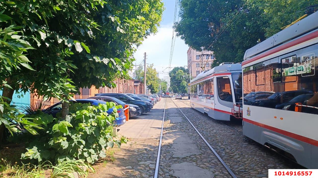 Фото №1: Дом 97 м² + 2 сот. - Краснодар, Центральный, ул. Коммунаров, 175