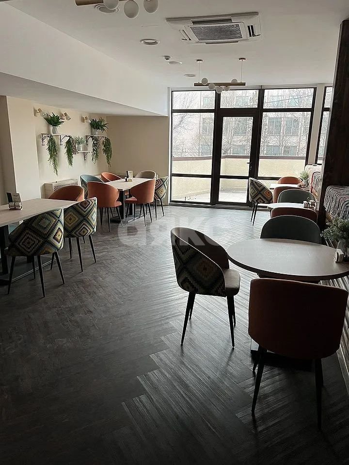 Фото №2: Коммерция 370 м² - Ростов-на-Дону, Октябрьский, пр-кт Будённовский, 92А