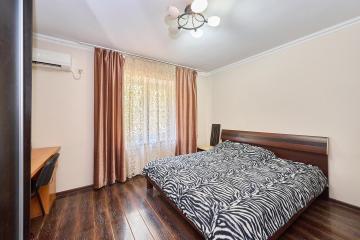 Фото №1: 3-комнатная квартира 85 м² - Краснодар, мкр. Центральный, ул. Котовского, 39