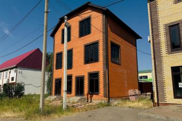 Фото №1: Коммерция 311 м² - Адыгейск, пр-кт Ленина, 28