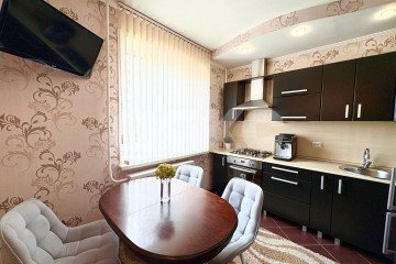 Фото №1: 2-комнатная квартира 52 м² - Нижнекамск, мкр. 34-й, ул. Рифката Гайнуллина, 10