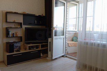 Фото №2: 1-комнатная квартира 33 м² - Краснодар, мкр. Центральный, ул. Братьев Игнатовых, 52