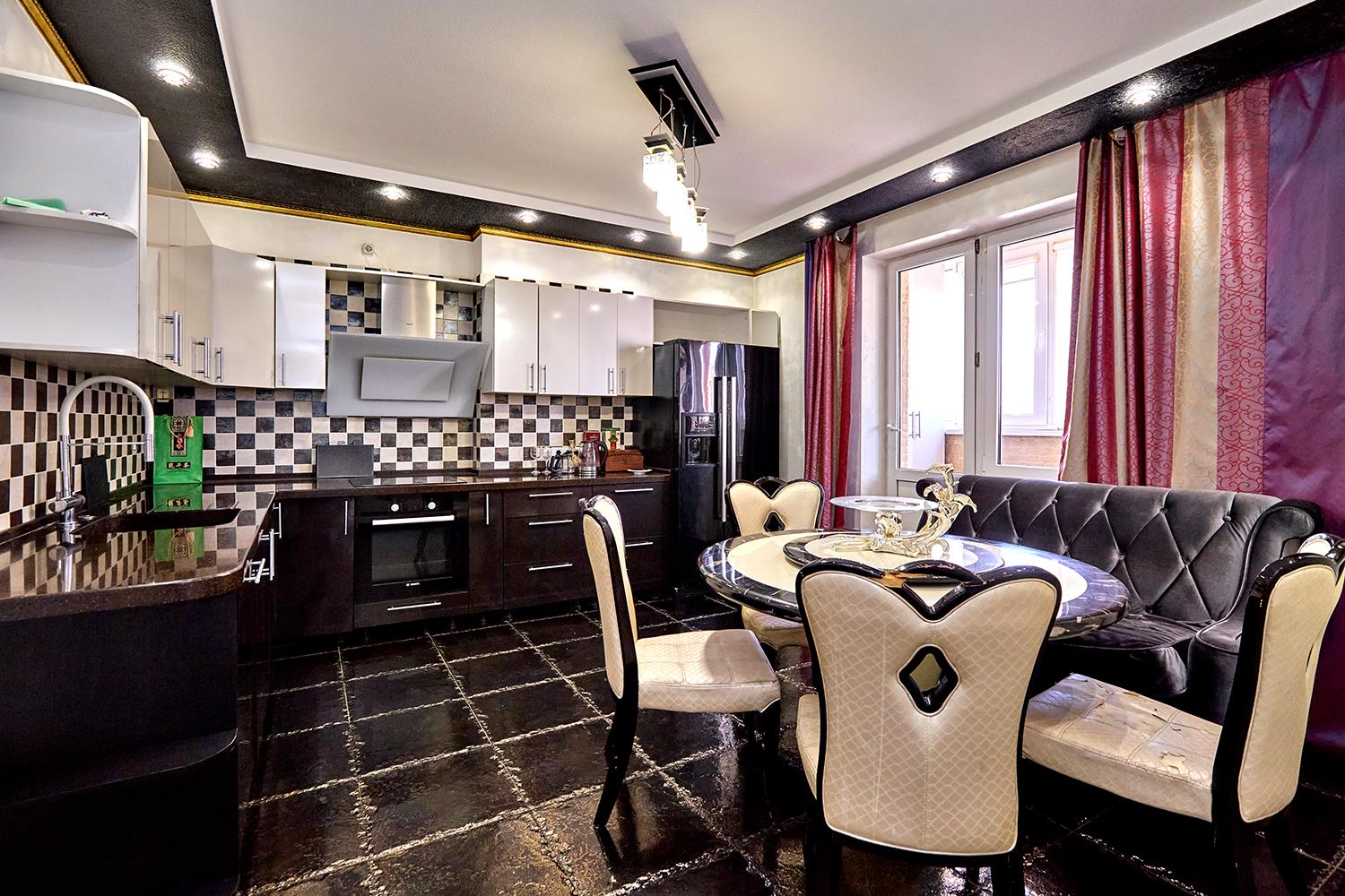 Фото №1: 2-комнатная квартира 100 м² - Краснодар, Центральный внутригородской округ, мкр. Дубинка, ул. КИМ, 143