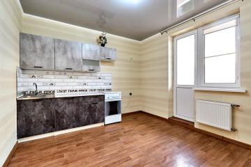 Фото №1: 2-комнатная квартира 67 м² - Краснодар, мкр. имени Маршала Жукова, ул. Александра Покрышкина, 2/2