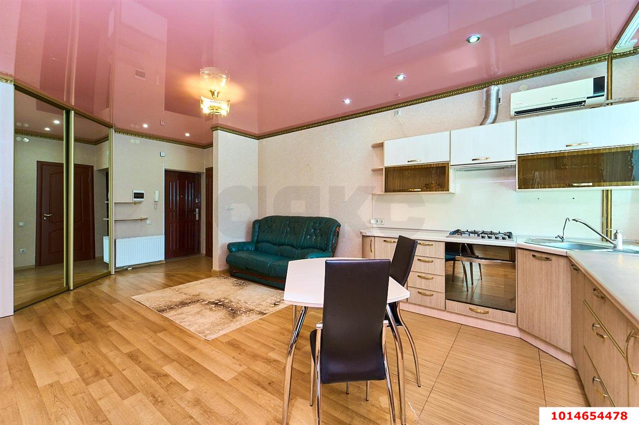 Фото №1: 1-комнатная квартира 42 м² - Краснодар, Прикубанский внутригородской округ, мкр. имени Маршала Жукова, ул. Кореновская, 15/1