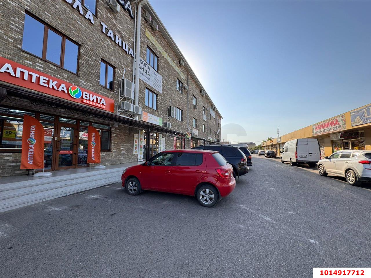 Фото №4: Торговое помещение 46 м² - Краснодар, КП Золотой город, пр-д 3-й Звенигородский, 41