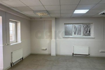 Фото №2: Торговое помещение 237 м² - Краснодар, мкр. Музыкальный, ул. Суздальская, 14