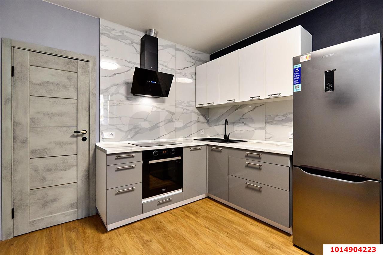 Фото №2: 2-комнатная квартира 72 м² - Краснодар, Прикубанский внутригородской округ, 2-я Площадка, мкр. жилой комплекс Кремлёвские Ворота, ул. Кореновская, 2к4