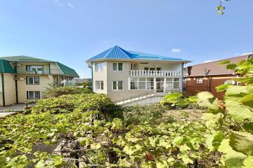 Фото №1: Дом 390 м² - Новомихайловский, пер. Автобазовский, 2