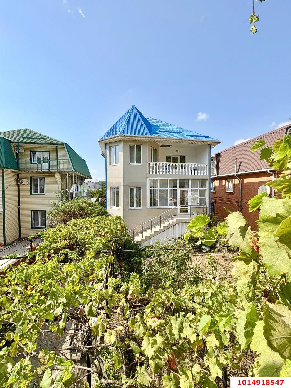 Фото №1: Дом 390 м² + 5 сот. - Новомихайловский, пер. Автобазовский, 2