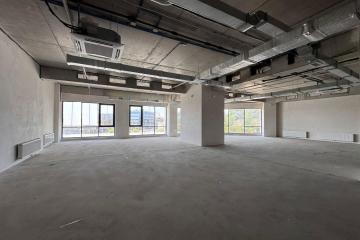 Фото №1: Коммерция 717 м² - Краснодар, мкр. ЖК Девелопмент Плаза, ул. имени 40-летия Победы, 33Г