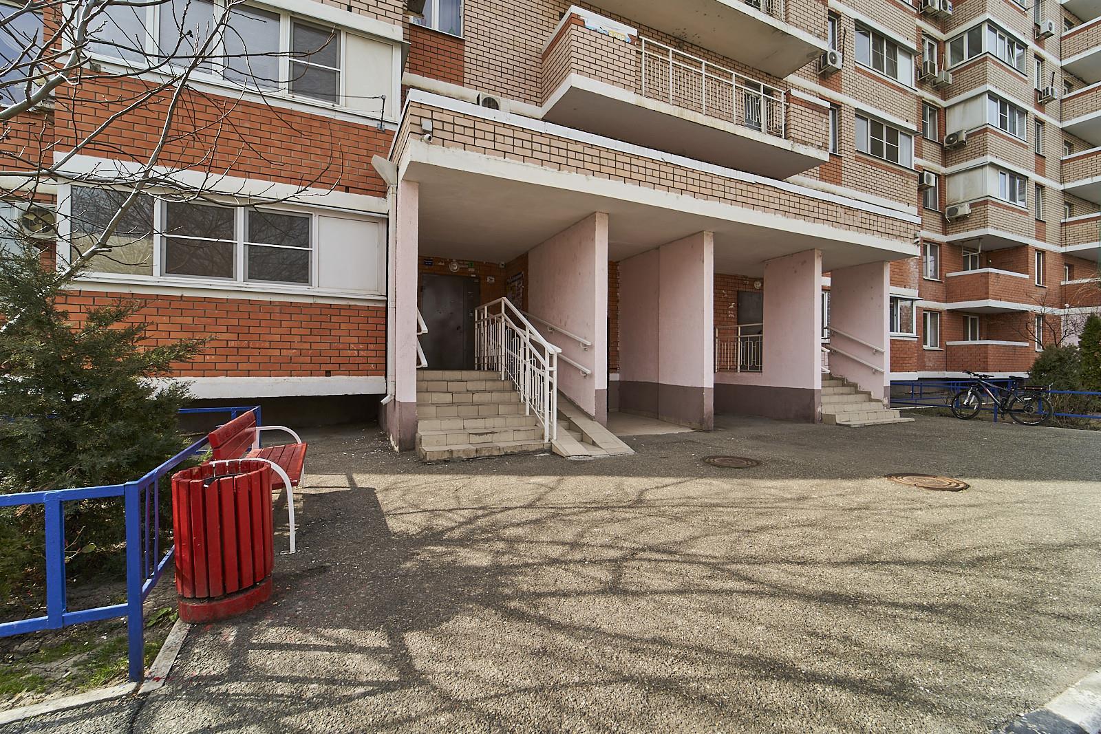 Фото №9: 1-комнатная квартира 42 м² - Краснодар, Западный внутригородской округ, Кожзавод, мкр. Военный городок № 1, ул. имени Калинина, 350/7