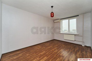 Фото №1: 1-комнатная квартира 42 м² - Краснодар, мкр. Военный городок № 1, ул. имени Калинина, 350/7