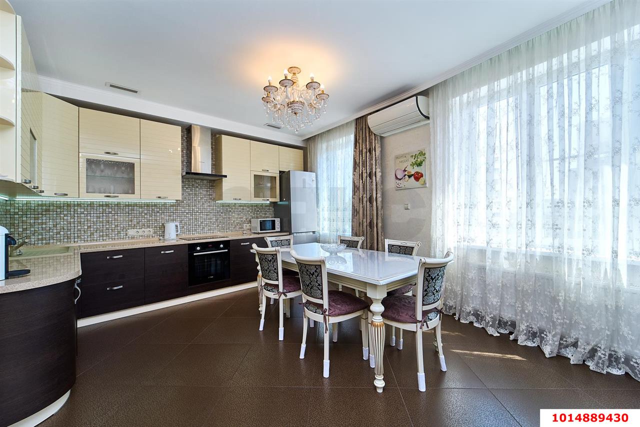 Фото №1: 3-комнатная квартира 130 м² - Краснодар, Центральный внутригородской округ, Западный внутригородской округ, мкр. Центральный, ул. Кубанская набережная, 23/1