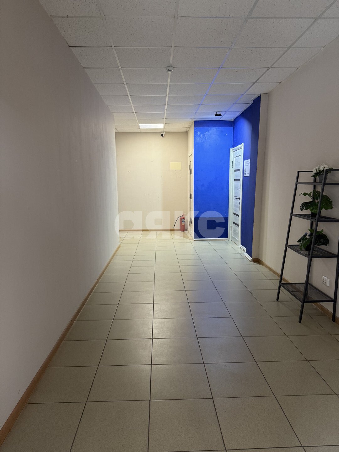 Фото №3: Коммерция <span class="whitespace-nowrap">69 м²</span>, <span class="whitespace-nowrap">1/16 эт.</span> - Майкоп, мкр. Центр, ул. Советская, 184